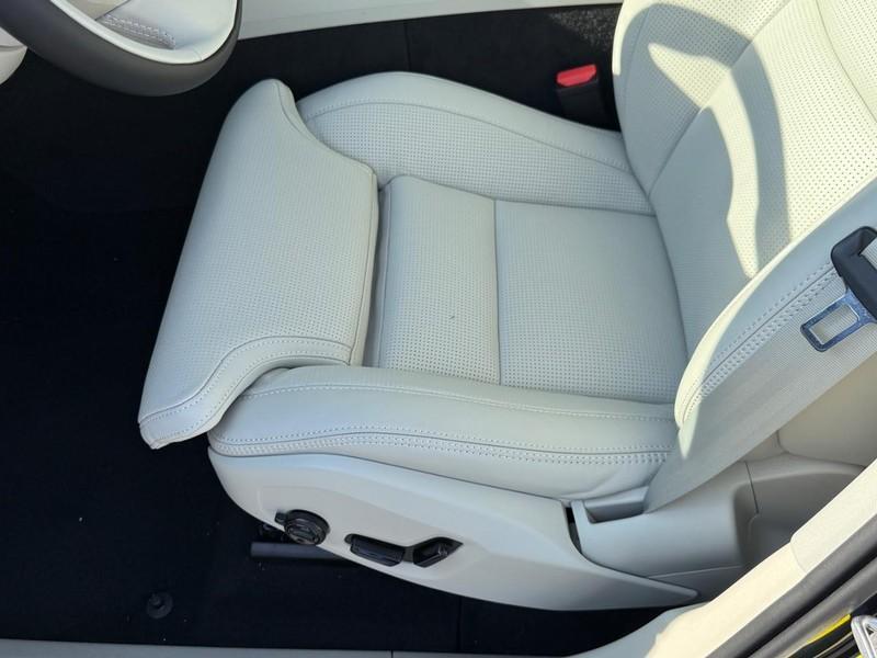 new 2025 Volvo XC60 car, priced at $62,000