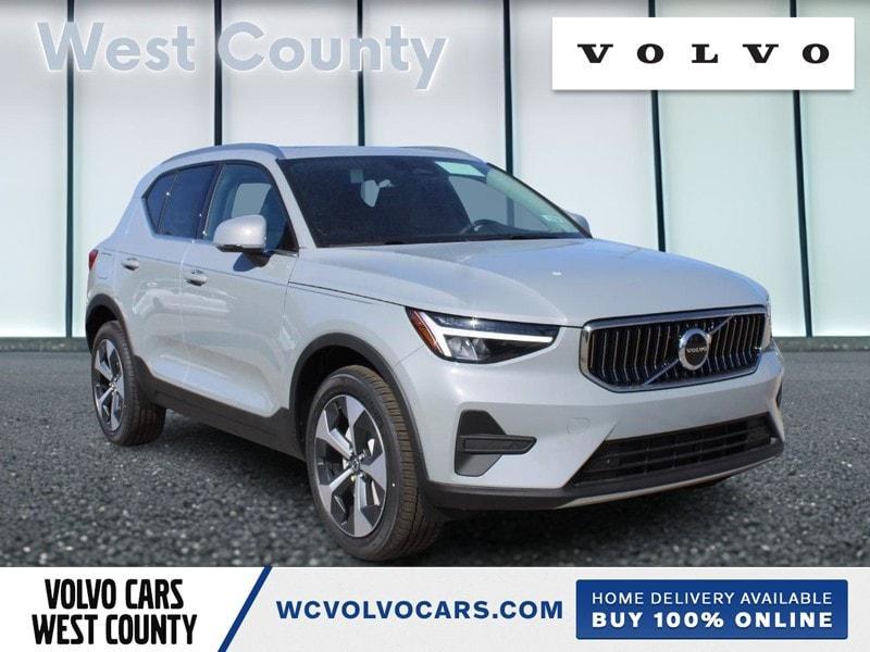 new 2025 Volvo XC40 car, priced at $46,015