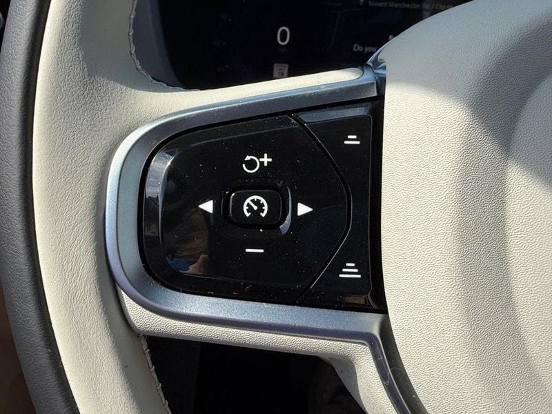 new 2025 Volvo XC60 car, priced at $55,750