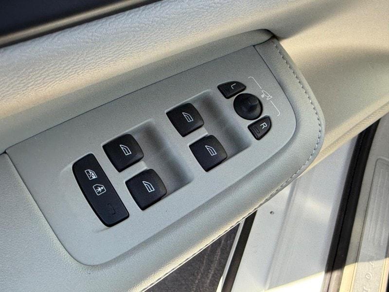 used 2024 Volvo S60 car, priced at $30,822