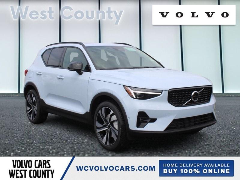 new 2025 Volvo XC40 car, priced at $50,500