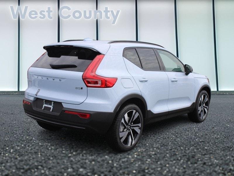 new 2025 Volvo XC40 car, priced at $50,500