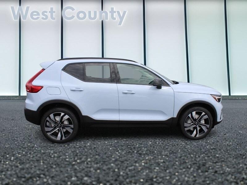 new 2025 Volvo XC40 car, priced at $50,500