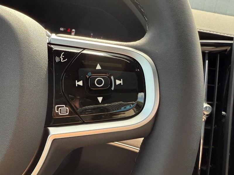new 2025 Volvo XC90 car, priced at $60,845