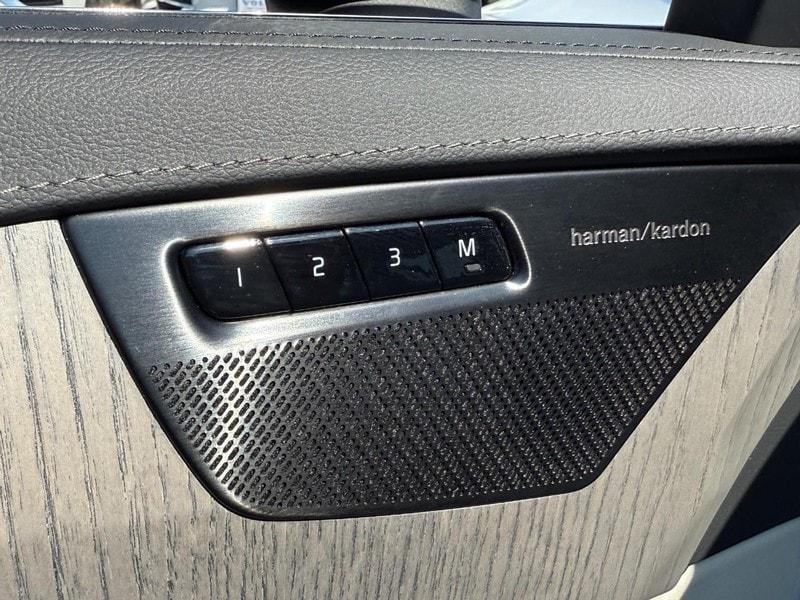 used 2023 Volvo XC90 Recharge Plug-In Hybrid car, priced at $65,000