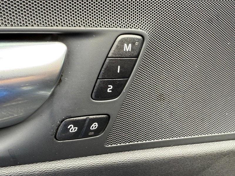 used 2021 Volvo XC60 car, priced at $21,984