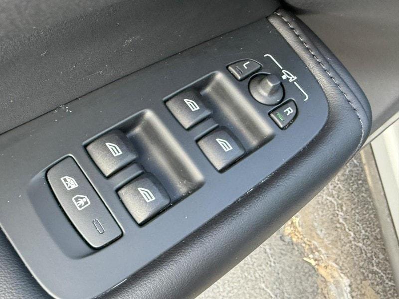used 2025 Volvo XC60 car, priced at $40,000