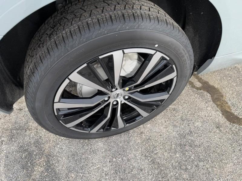 new 2025 Volvo XC60 car, priced at $55,335