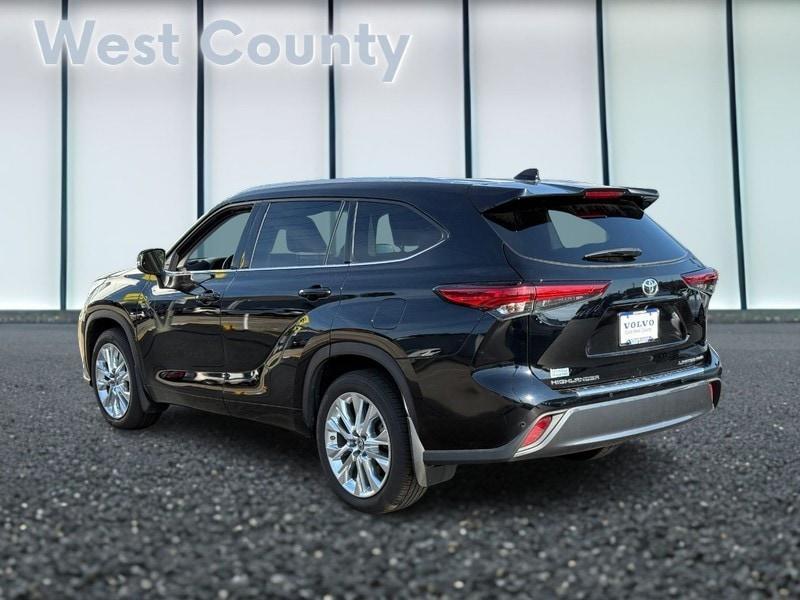 used 2020 Toyota Highlander car, priced at $35,897
