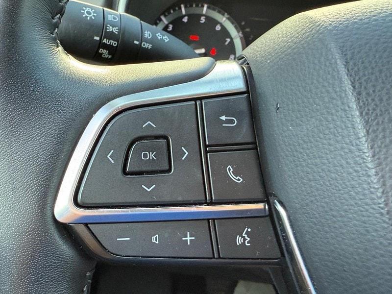 used 2020 Toyota Highlander car, priced at $35,897