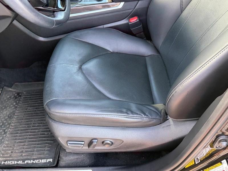 used 2020 Toyota Highlander car, priced at $35,897