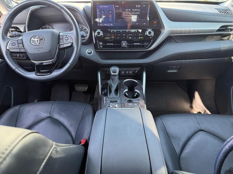 used 2020 Toyota Highlander car, priced at $33,977
