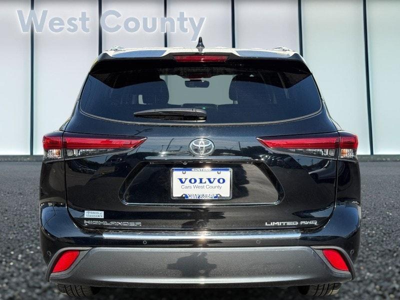 used 2020 Toyota Highlander car, priced at $35,897