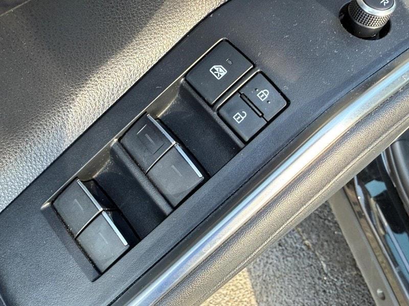 used 2020 Toyota Highlander car, priced at $35,897