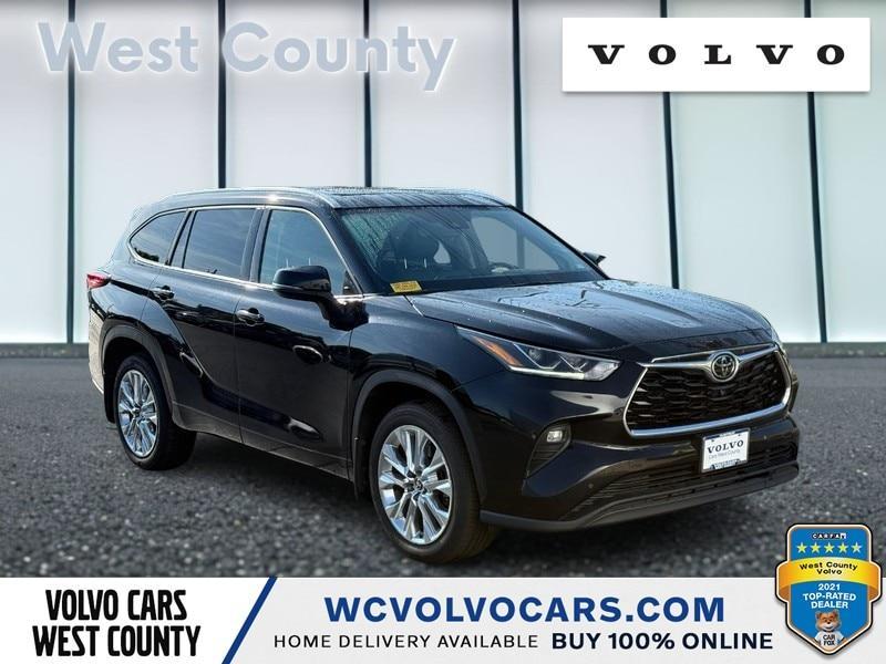 used 2020 Toyota Highlander car, priced at $35,897