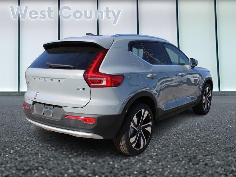 new 2025 Volvo XC40 car, priced at $49,790