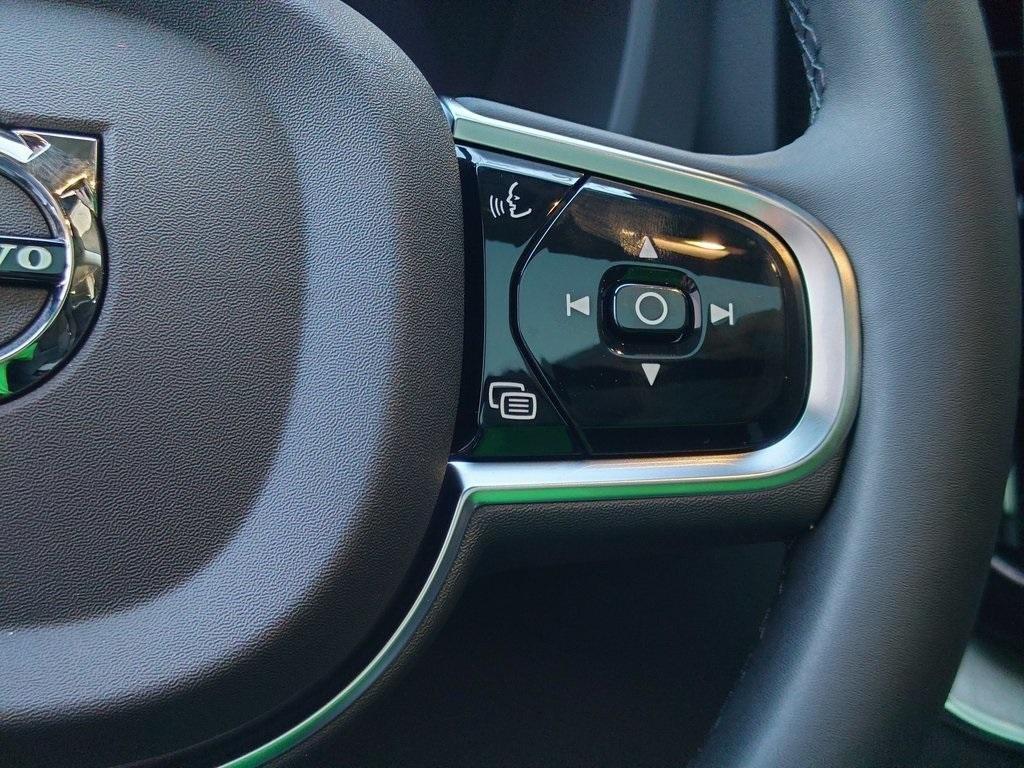 new 2025 Volvo XC60 car, priced at $51,036
