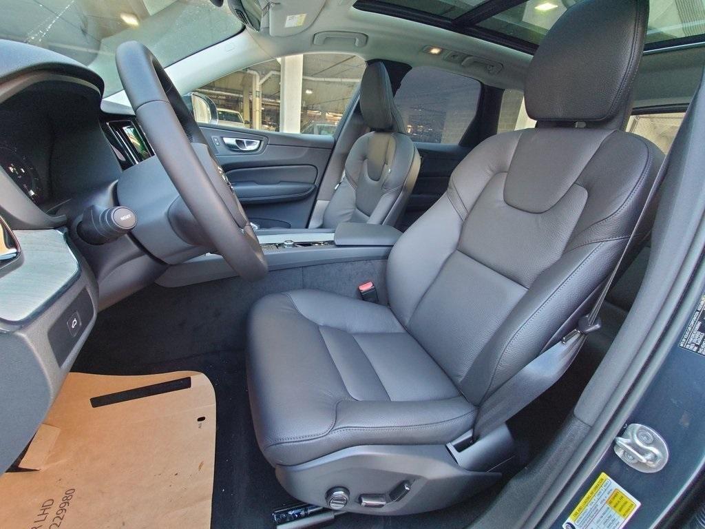 new 2025 Volvo XC60 car, priced at $51,036
