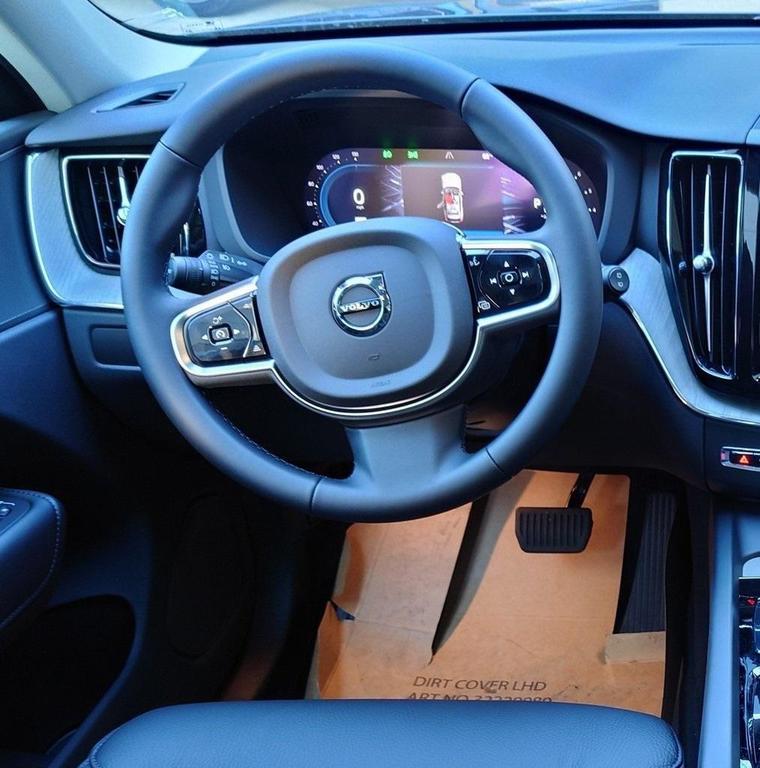 new 2025 Volvo XC60 car, priced at $51,036