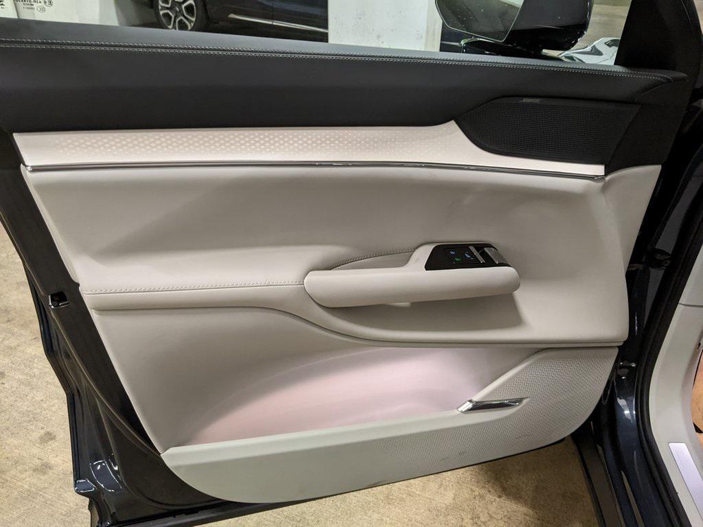 new 2025 Volvo EX90 car, priced at $87,940