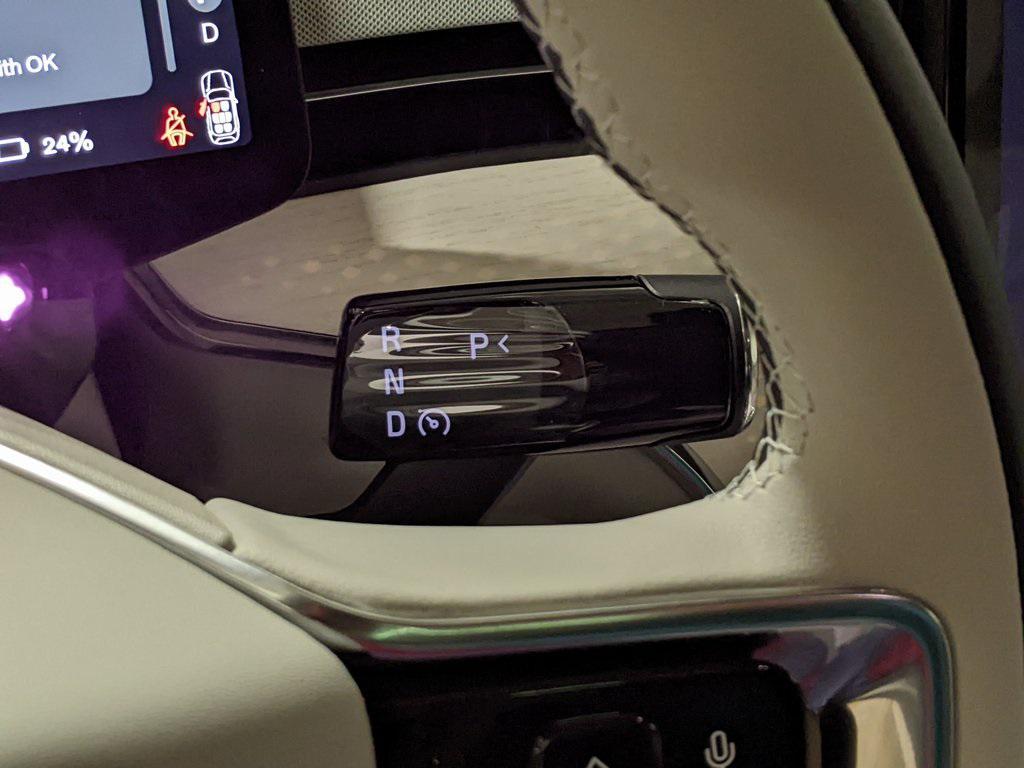 new 2025 Volvo EX90 car, priced at $87,940