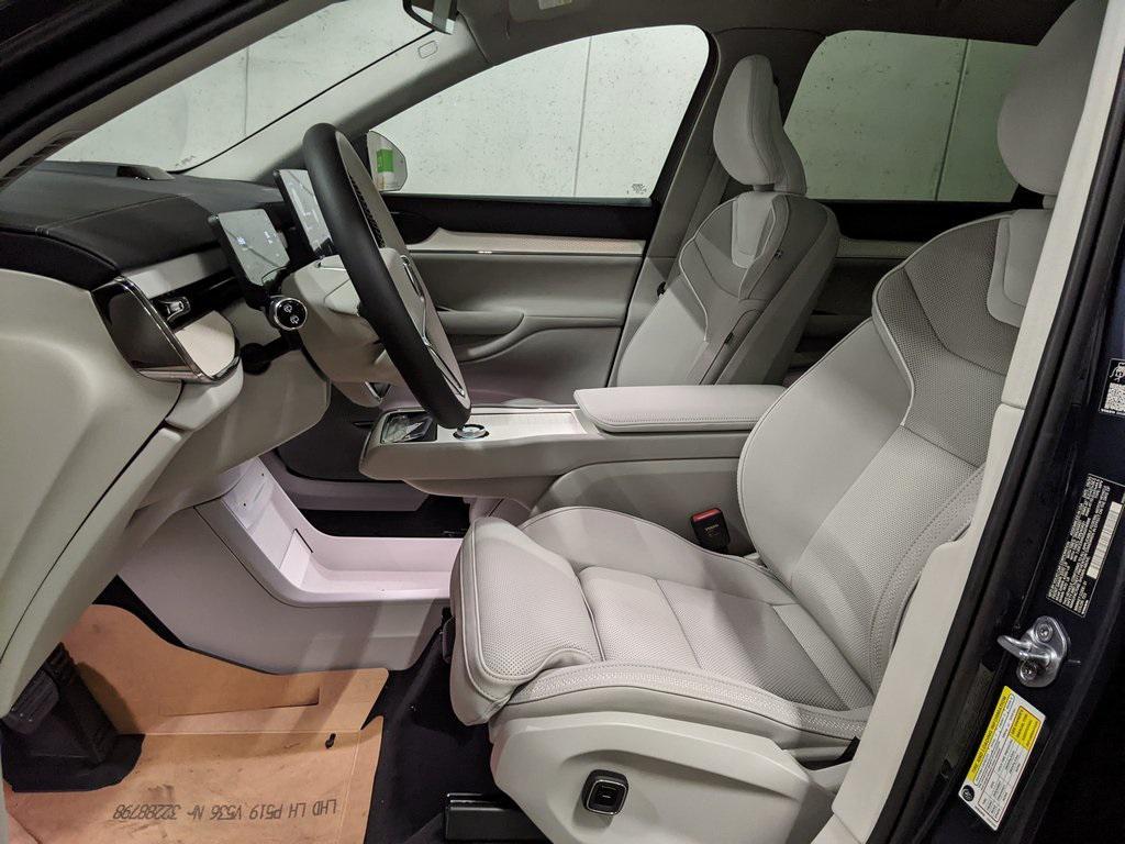 new 2025 Volvo EX90 car, priced at $87,940