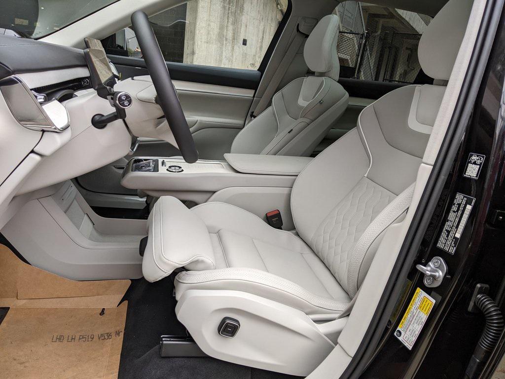 new 2025 Volvo EX90 car, priced at $86,290