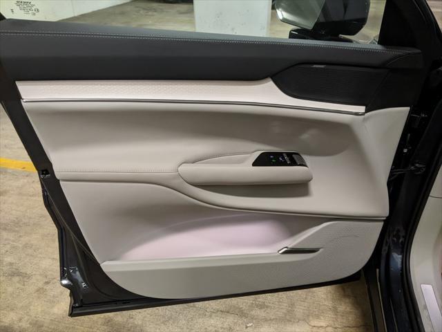 new 2025 Volvo EX90 car, priced at $81,290