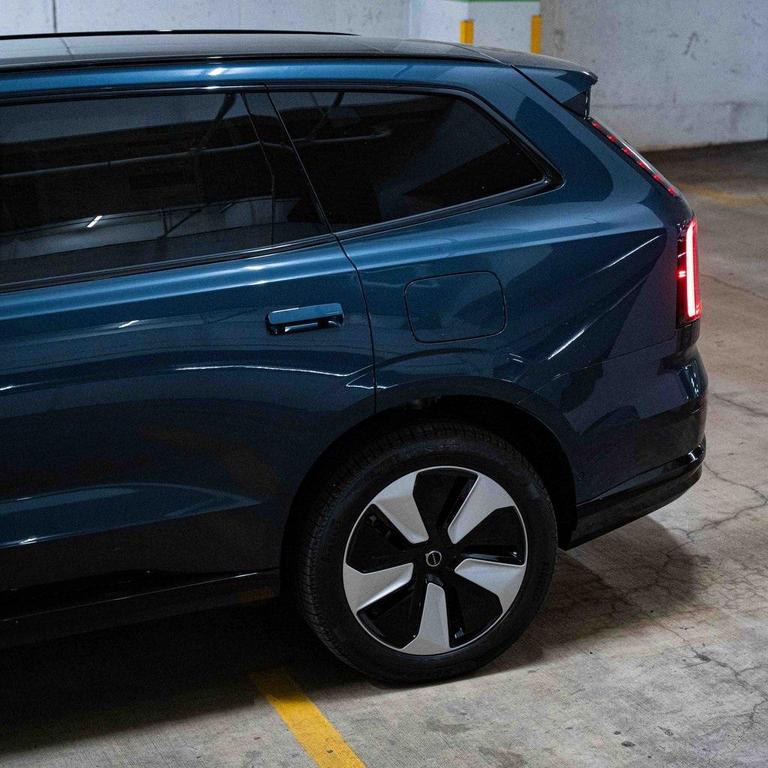 new 2025 Volvo EX90 car, priced at $79,530