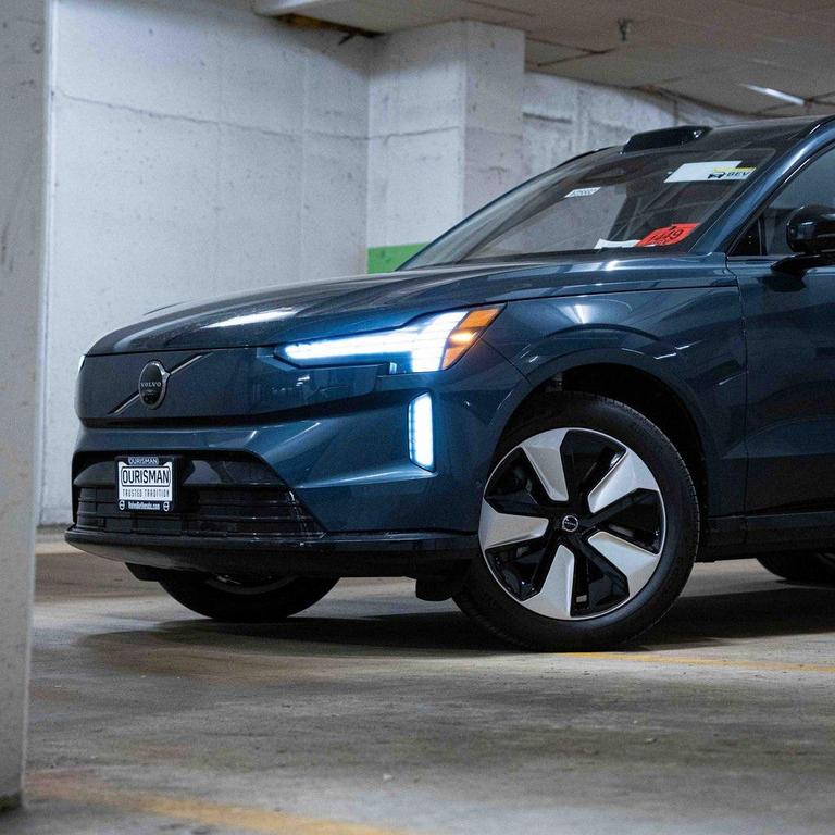 new 2025 Volvo EX90 car, priced at $79,530