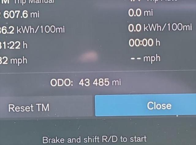used 2023 Volvo C40 Recharge Pure Electric car, priced at $31,000