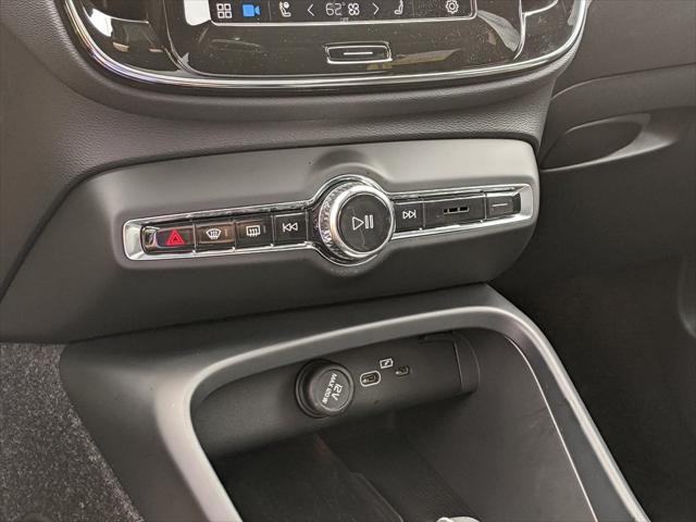 used 2022 Volvo XC40 Recharge Pure Electric car, priced at $34,000