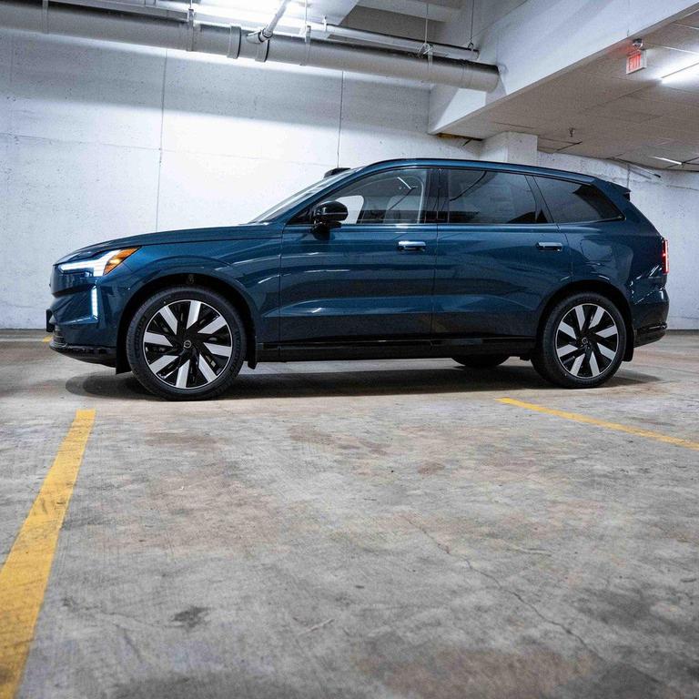 new 2025 Volvo EX90 car, priced at $96,125