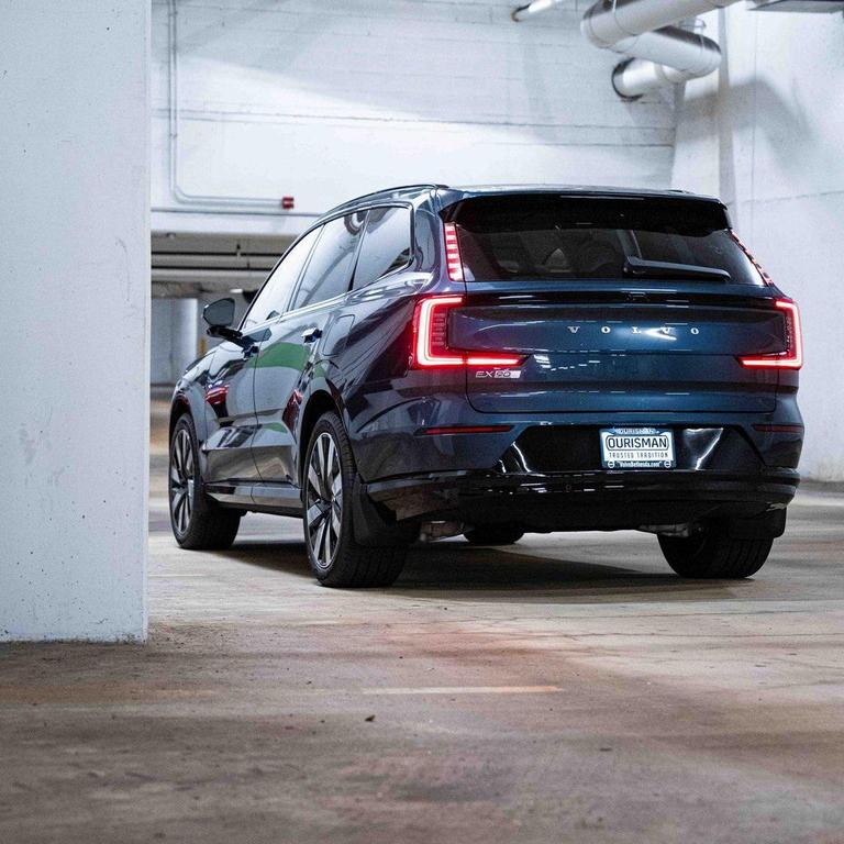 new 2025 Volvo EX90 car, priced at $96,125