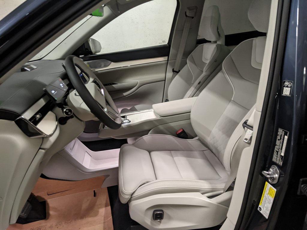 new 2025 Volvo EX90 car, priced at $96,125