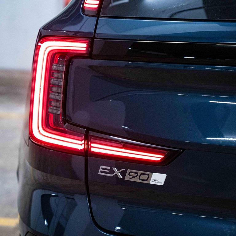 new 2025 Volvo EX90 car, priced at $96,125