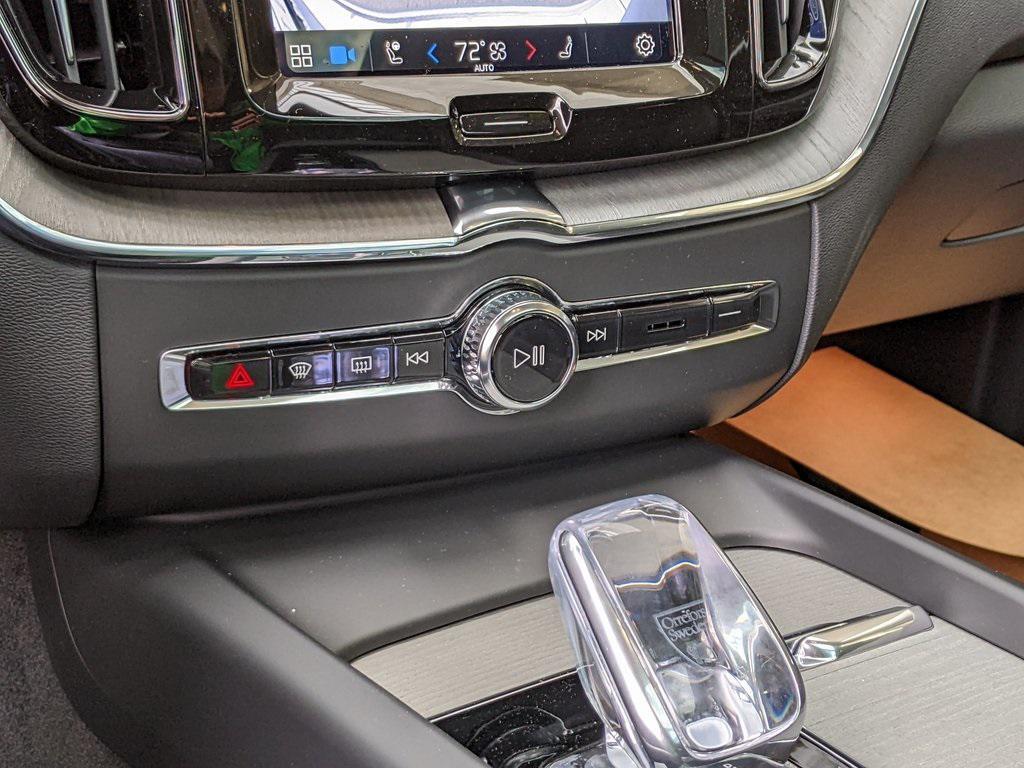 new 2025 Volvo XC60 car, priced at $59,836