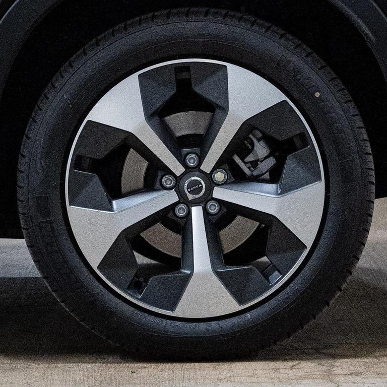 new 2025 Volvo XC40 car, priced at $47,136