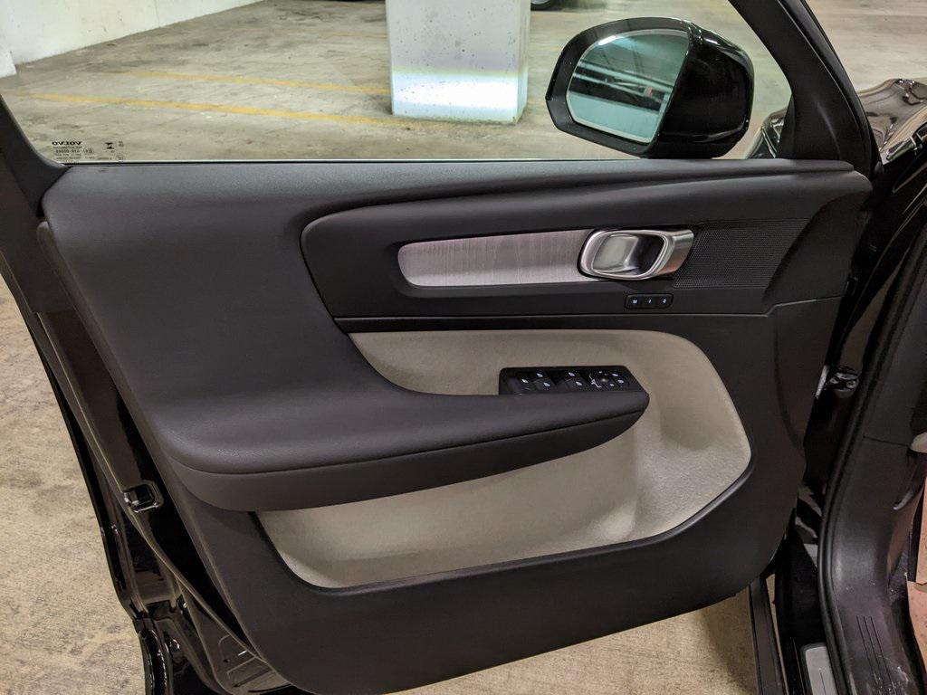 new 2025 Volvo XC40 car, priced at $47,136