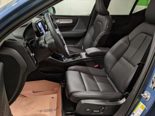 new 2025 Volvo XC40 car, priced at $51,565