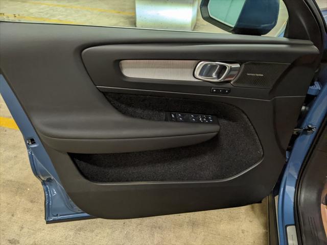 new 2025 Volvo XC40 car, priced at $51,565