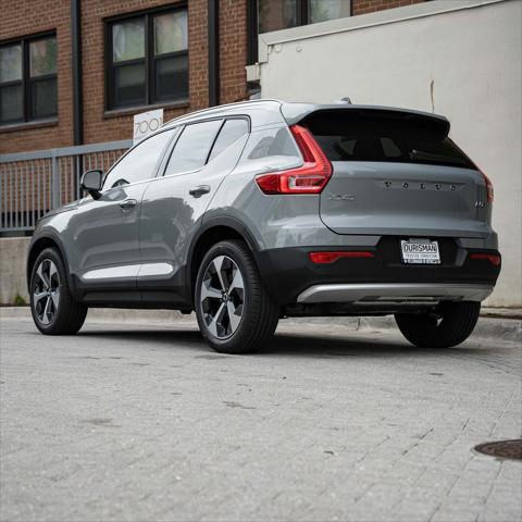 new 2025 Volvo XC40 car, priced at $46,035