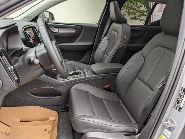 new 2025 Volvo XC40 car, priced at $46,035