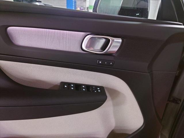 new 2025 Volvo XC40 car, priced at $49,810