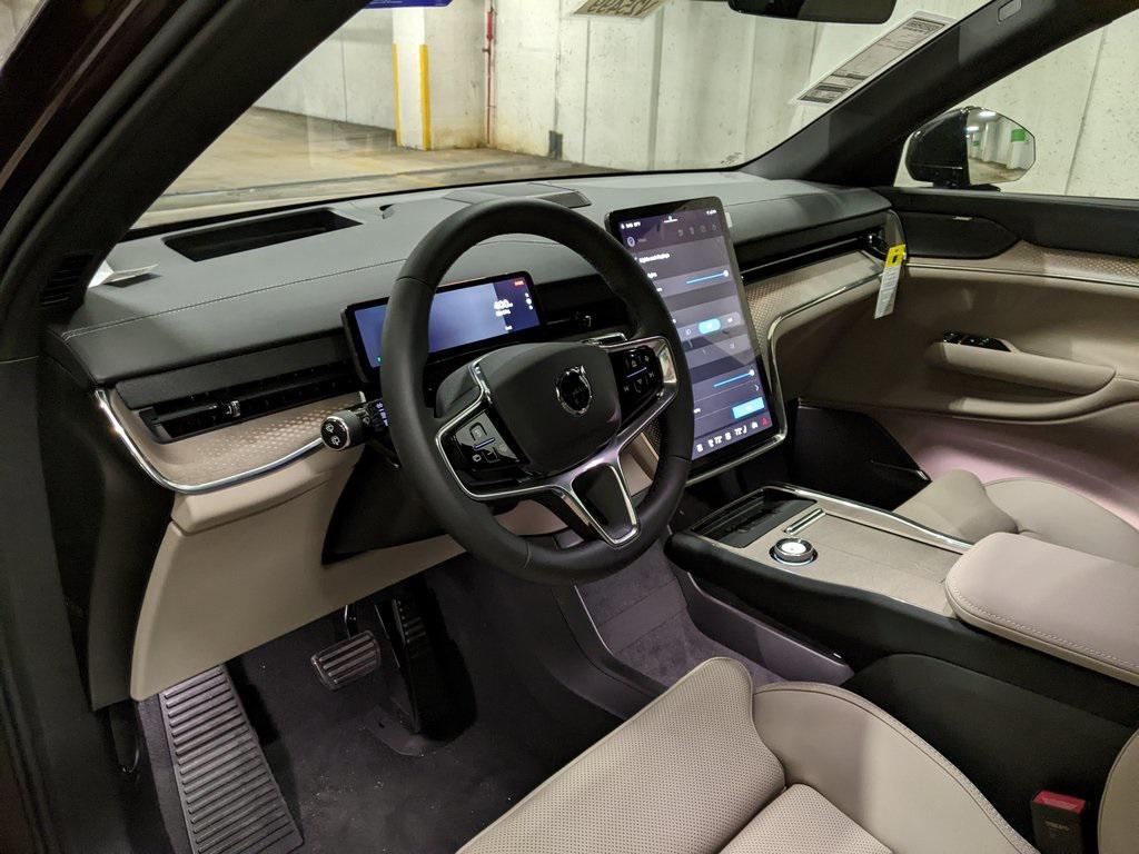 new 2025 Volvo EX90 car, priced at $86,490