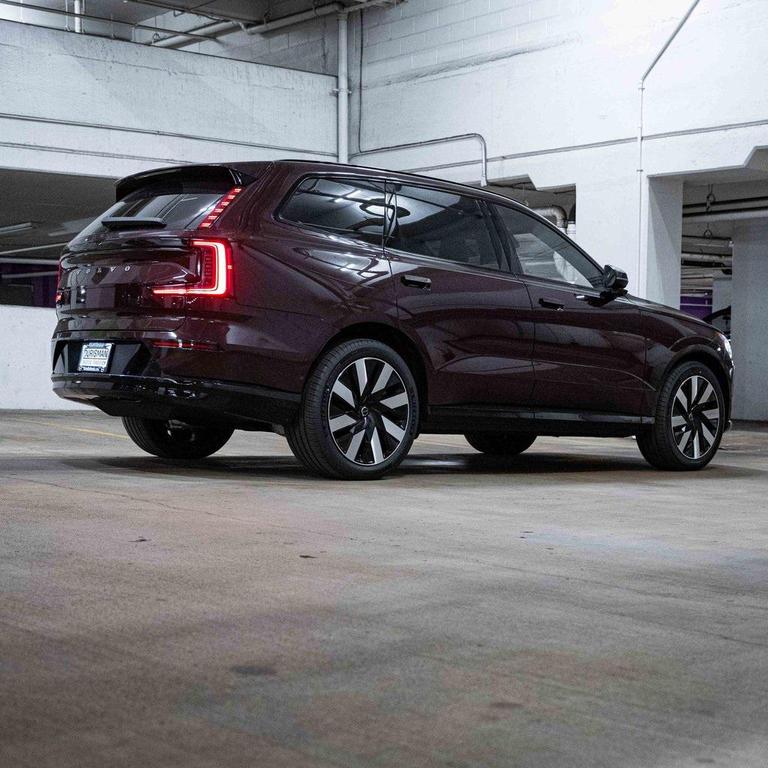 new 2025 Volvo EX90 car, priced at $86,490