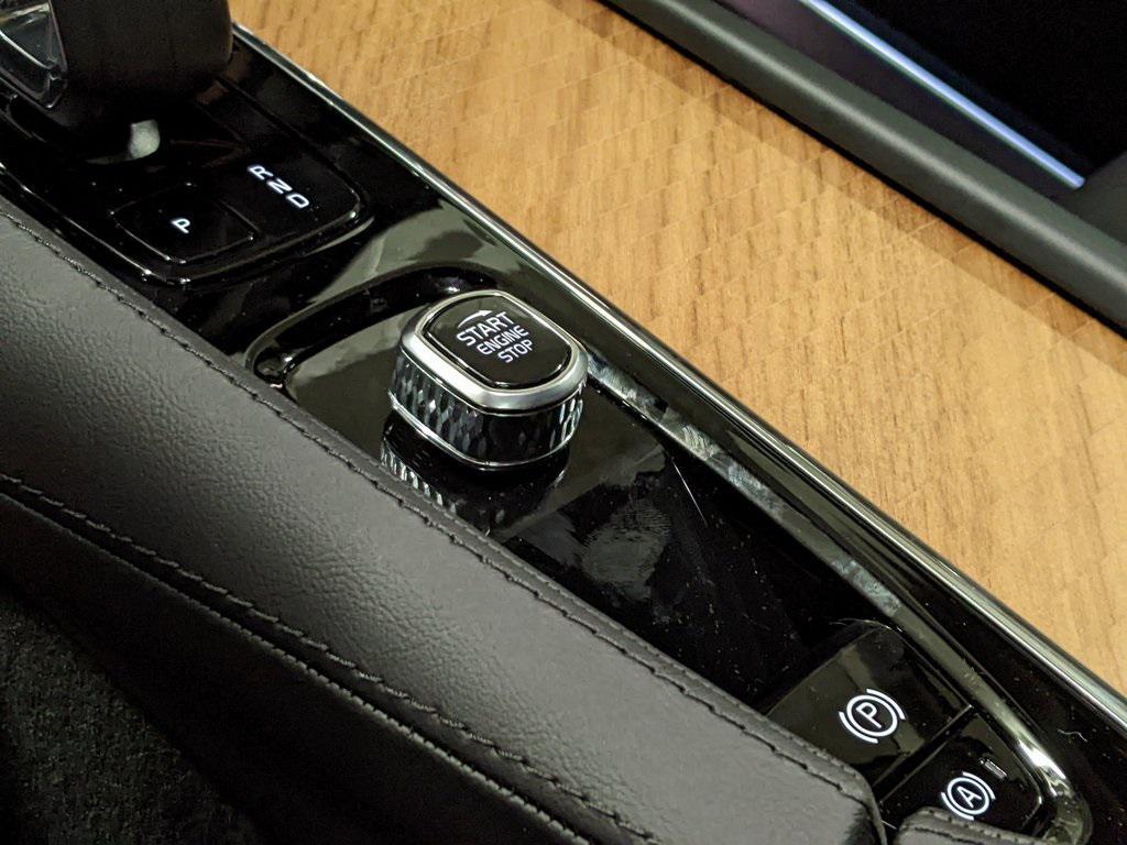 new 2025 Volvo XC90 car, priced at $63,735