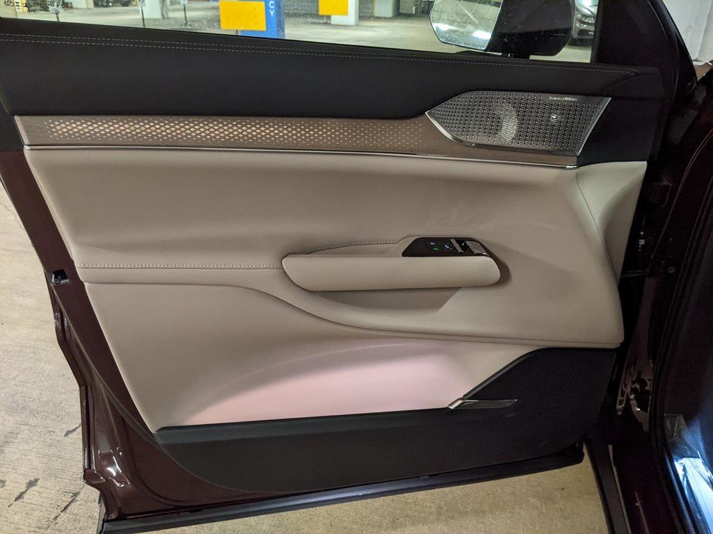 new 2025 Volvo EX90 car, priced at $92,336
