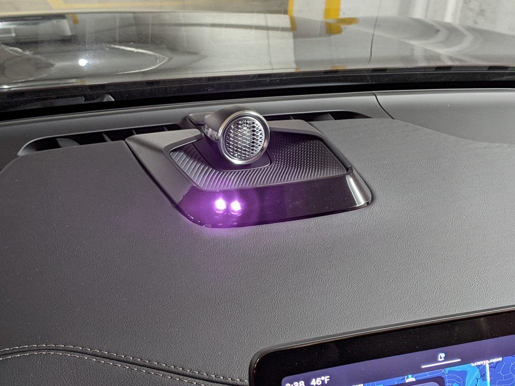 new 2025 Volvo EX90 car, priced at $92,336