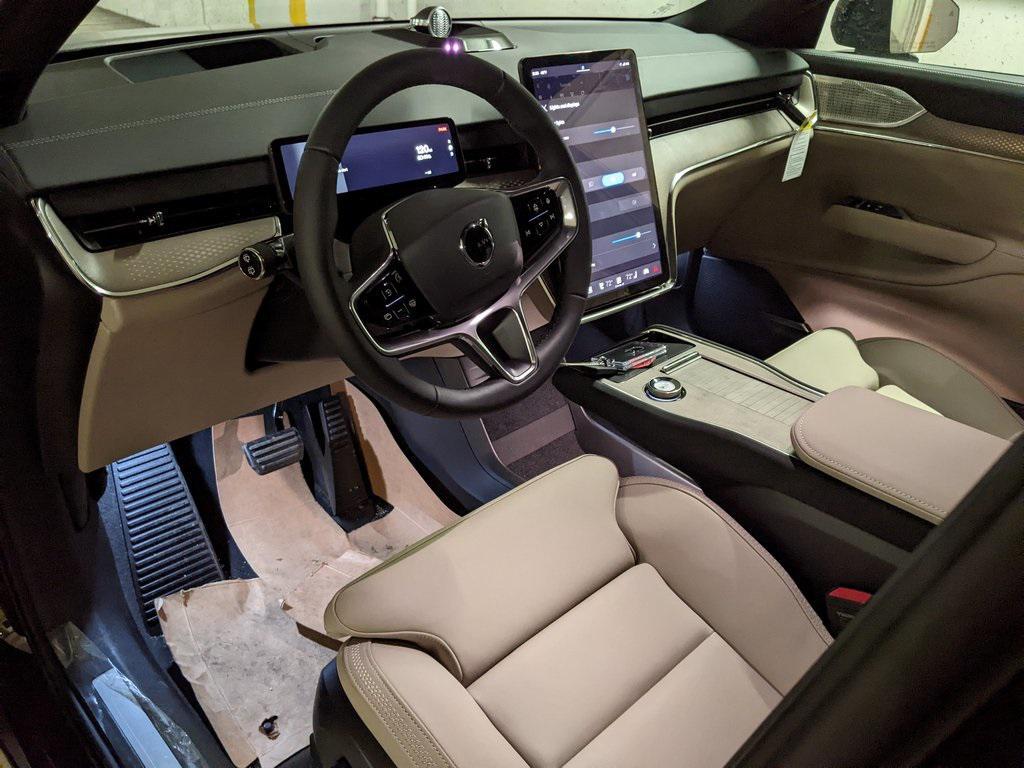 new 2025 Volvo EX90 car, priced at $92,336